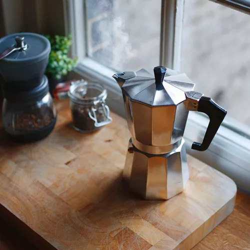 Cafetera italiana grande para 9 tazas de café en aluminio plateado