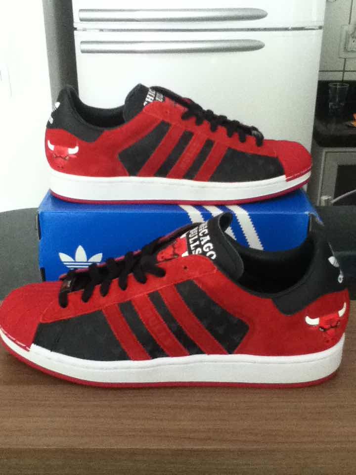 adidas superstar chicago bulls