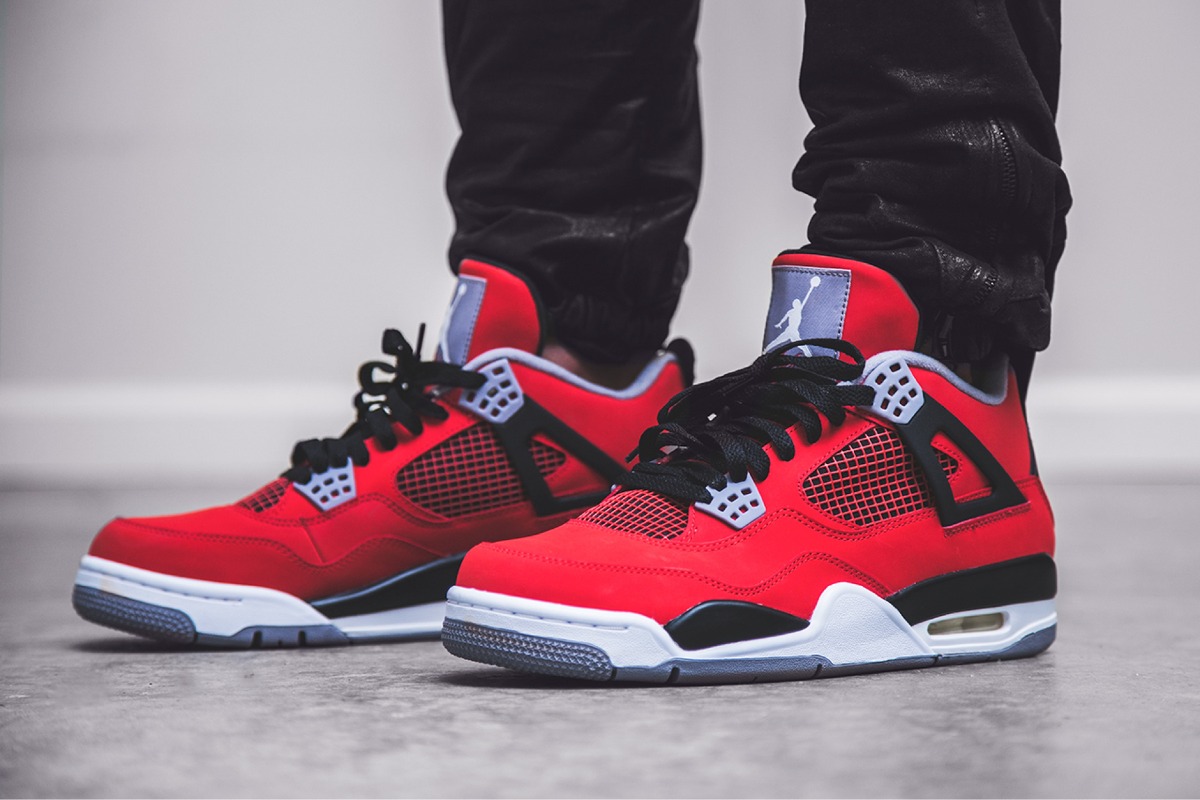 air jordan retro 4 toro bravo