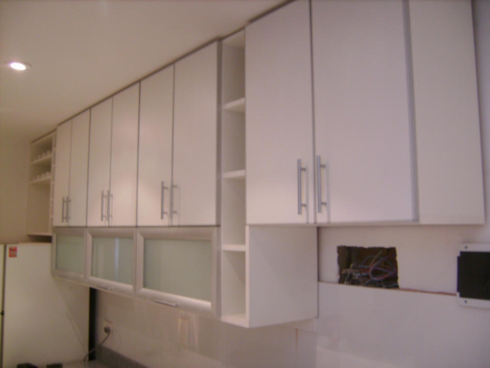 Alacena con cantos de aluminio amoblamientos de cocina . 3.200 ... Cantos aluminio para muebles cocina