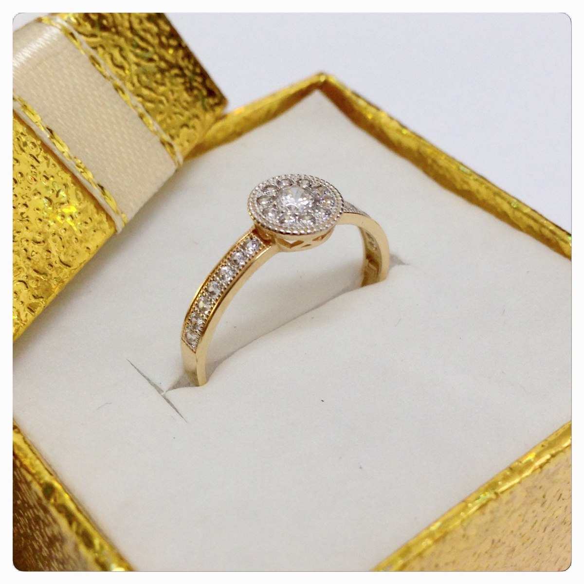 Anel Chuveiro De Brilhantes Preço Anel Chuveiro Pedra Lapidação Brilhantes Ouro 18k Noivado - R$ 675,00