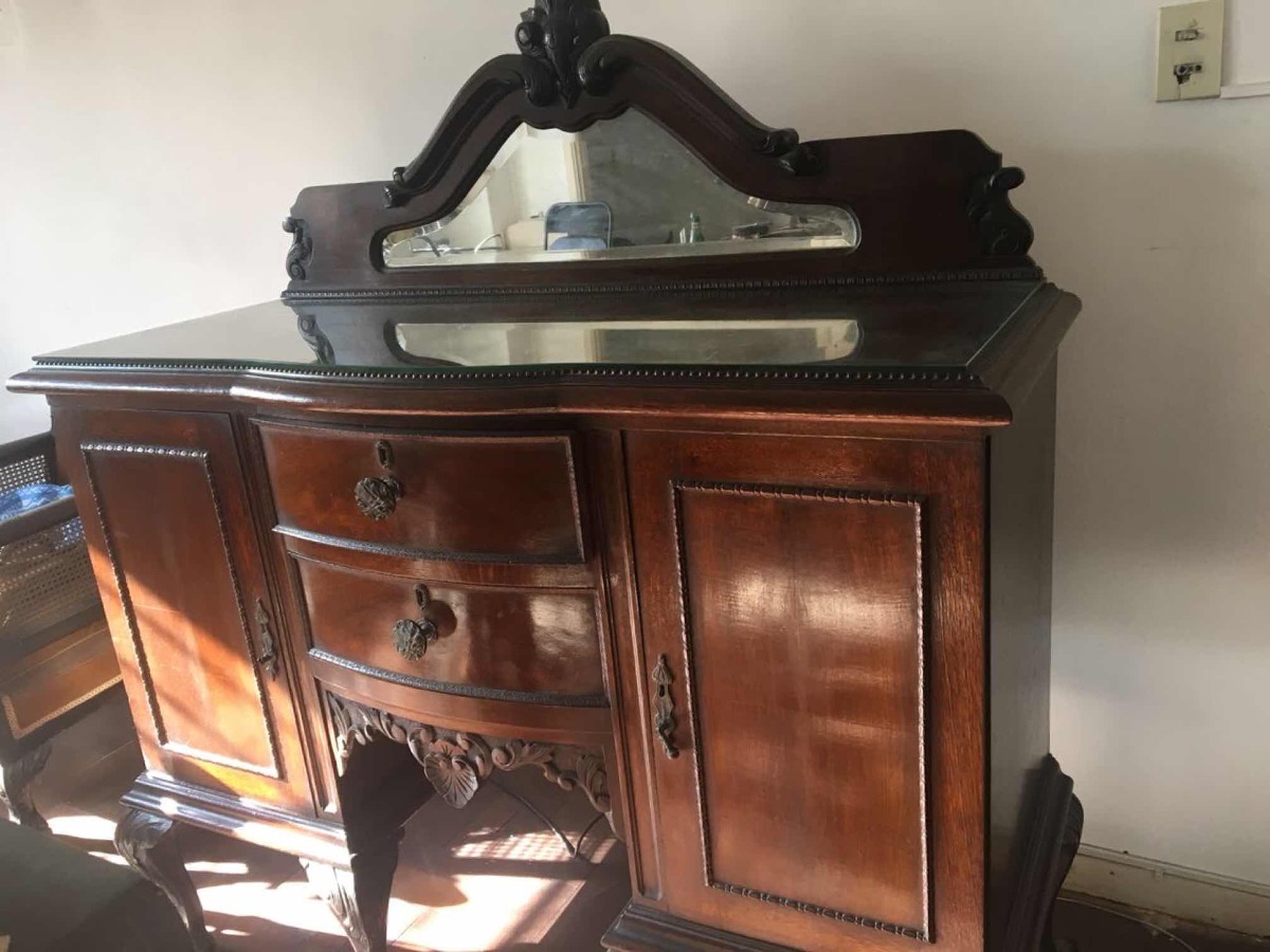 Armario De Comedor Antiguo. Distinguido - $ 5.000,00 en Mercado Libre Armario De Comedor Antiguo. Distinguido - $ 5.000,00 en Mercado Libre