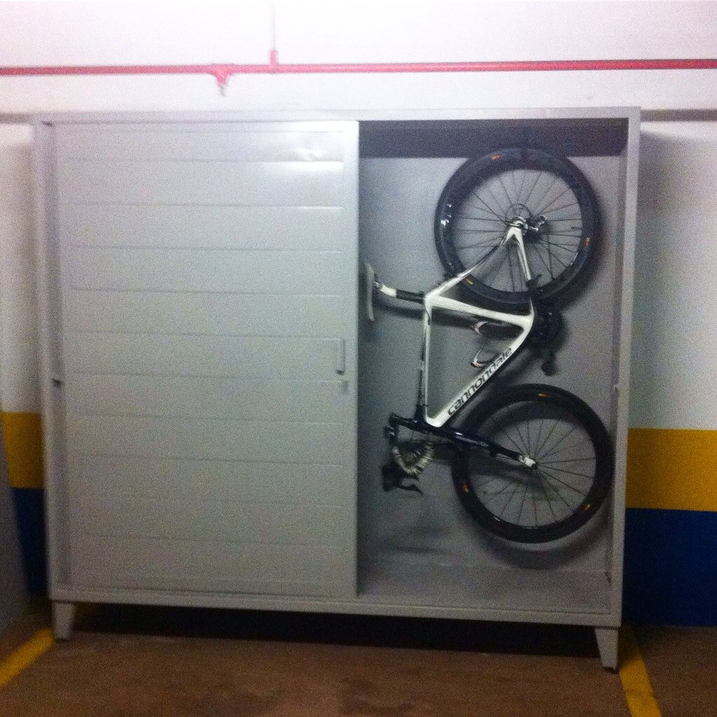 Armário De Garagem,armário De Garagem Para Bikes. R 2