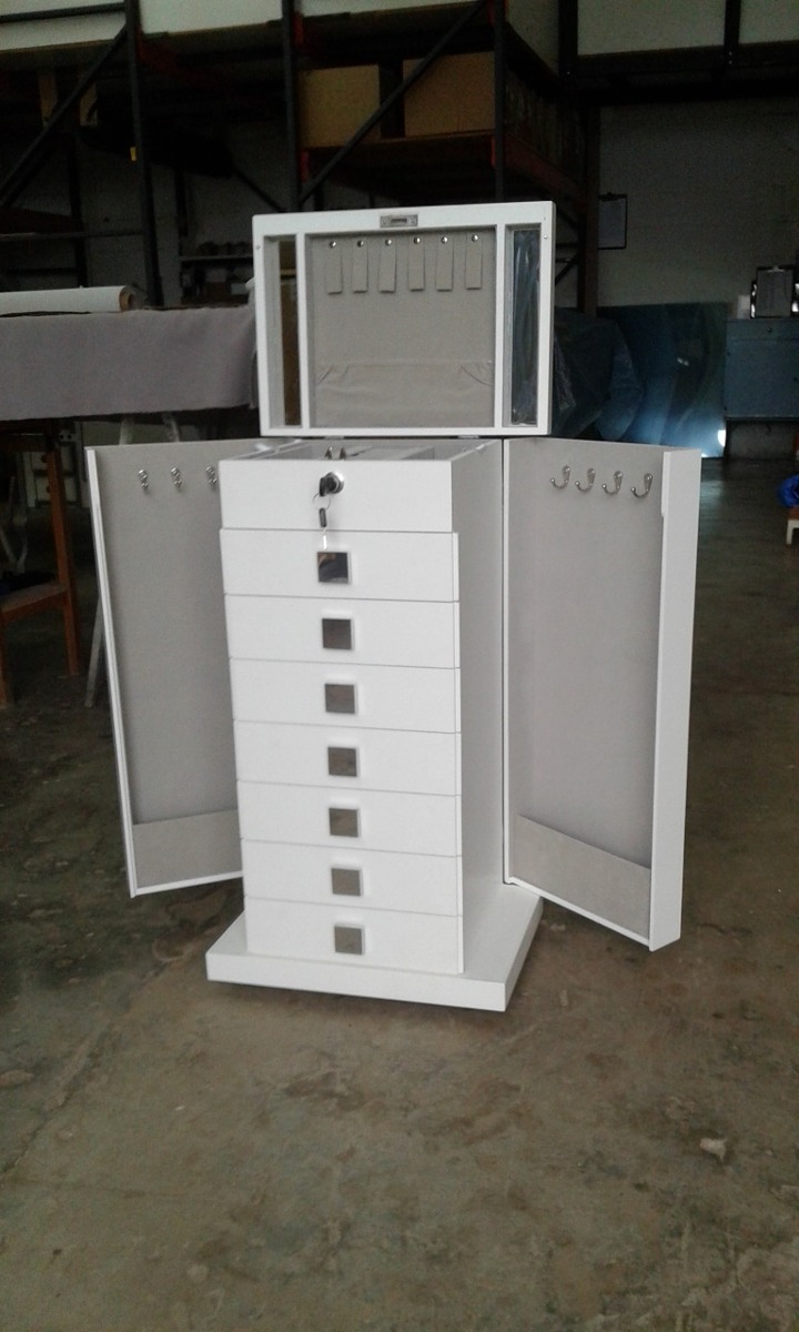 Armário Enigma Porta Jóias Com Chave R$ 2 200,00 em Aparador Area Externa ~ Armário Enigma Porta Jóias Com Chave R$ 2 200,00 em