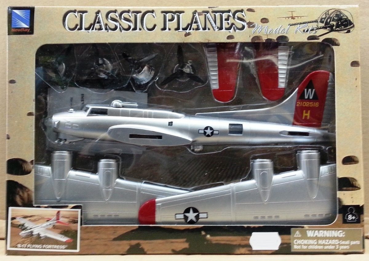 B-17 Flying Fortress - Model Kit Classic Planes - New Ray 