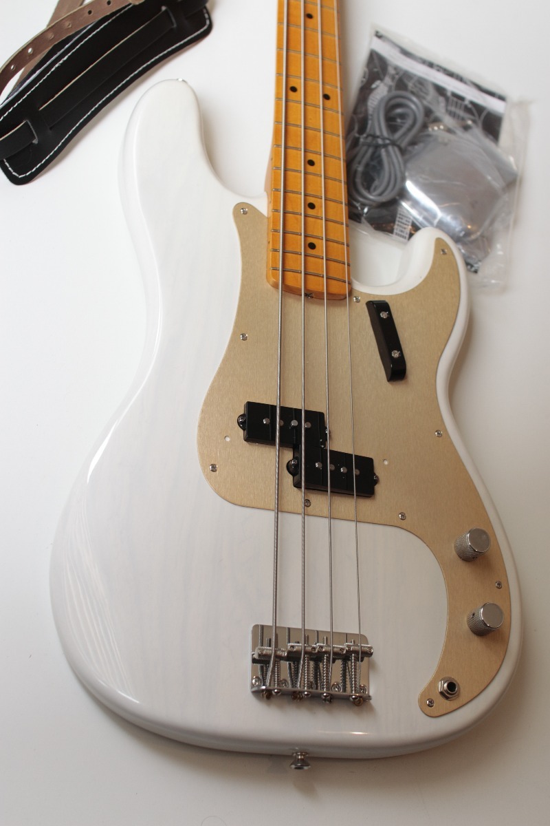 baixo fender precision bass