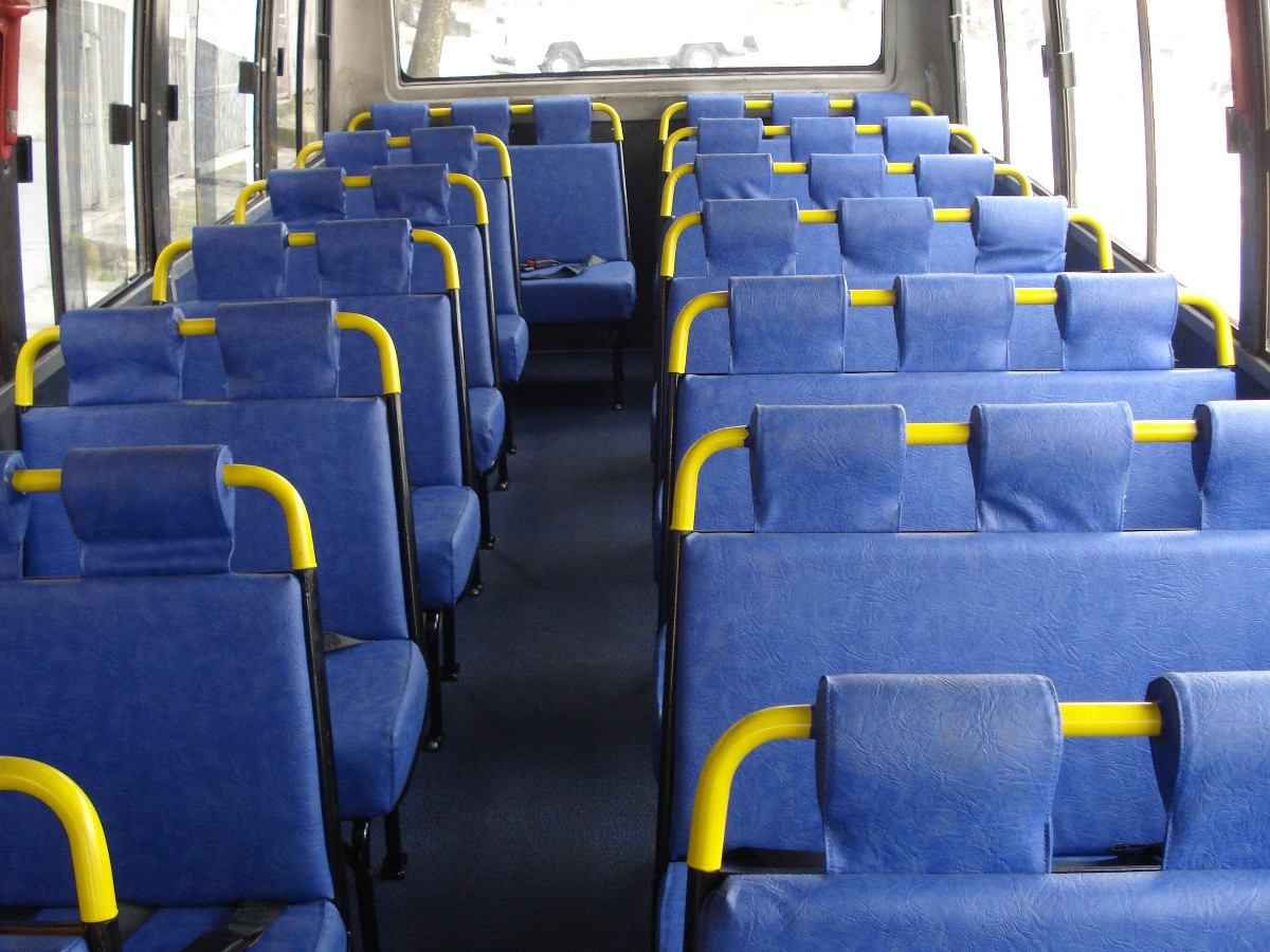Bancos Escolar Vans E Micro-onibus - R$ 4.600,00 em
