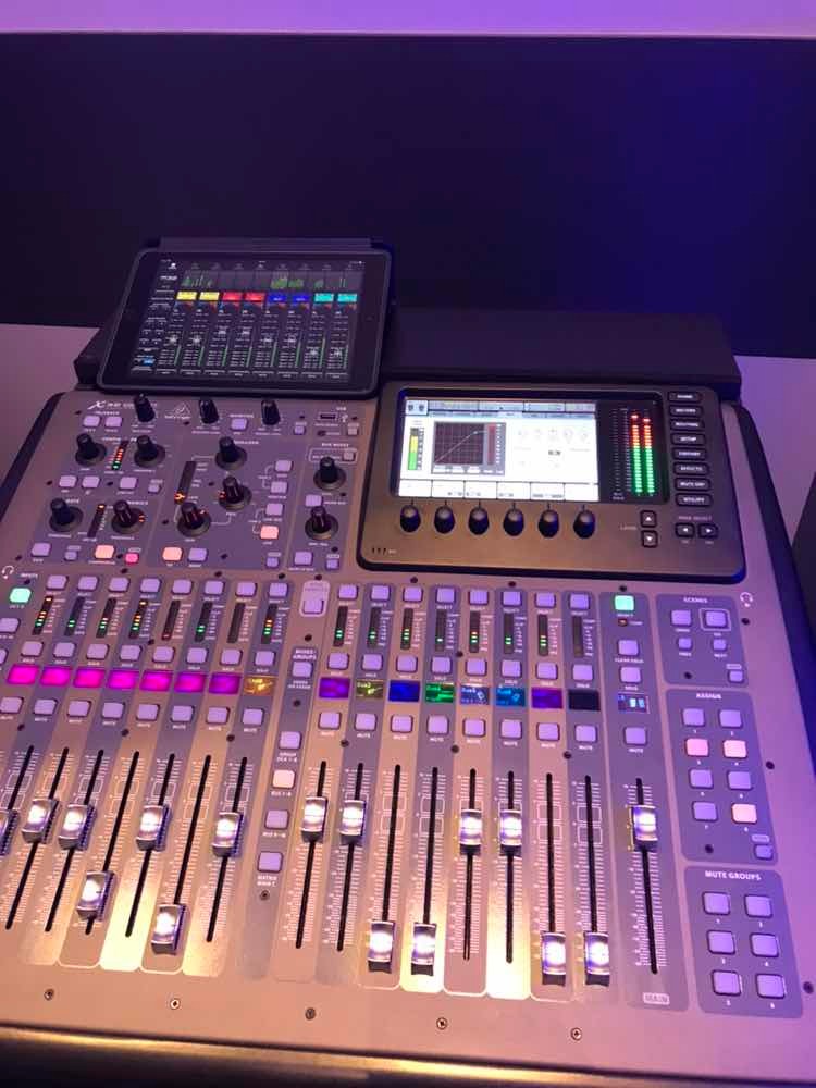 x32 compact vs x air x32 compact vs x air