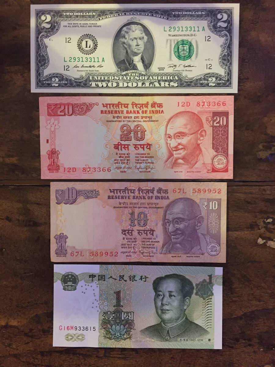 Billete Usd 2 Dólares Rupia India Y Yuanes 6 000 En Mercado Cargando Zoom