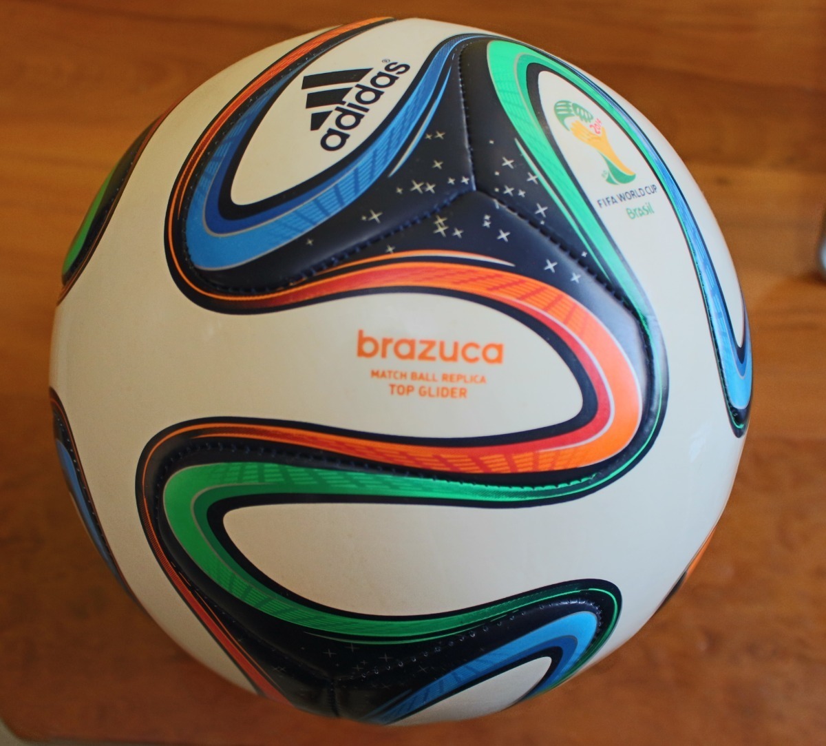 Bola adidas Brazuca Usada Pequeno Detalhe Nas Fotos - R$ 149,00 em Mercado Livre
