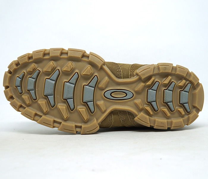 bota adventure oakley