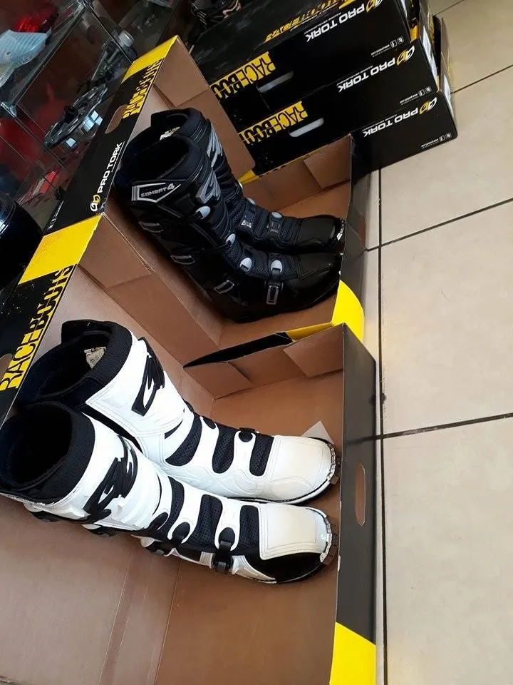 TEDYSTORE | Bota Motocross Pro Tork Combat 4: Preto E Branco Com Preto. - R$ 630,00