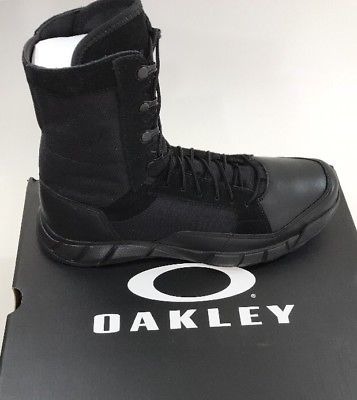 coturno oakley assault