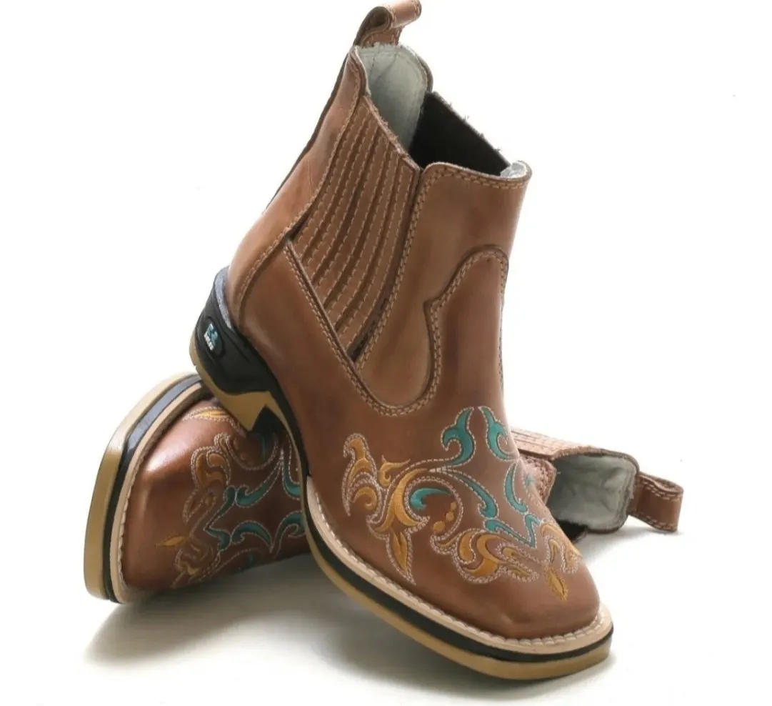 RR Botas | Bota Texana Montaria Feminina Cano Curto C Bordado Delicada - R$ 149,92