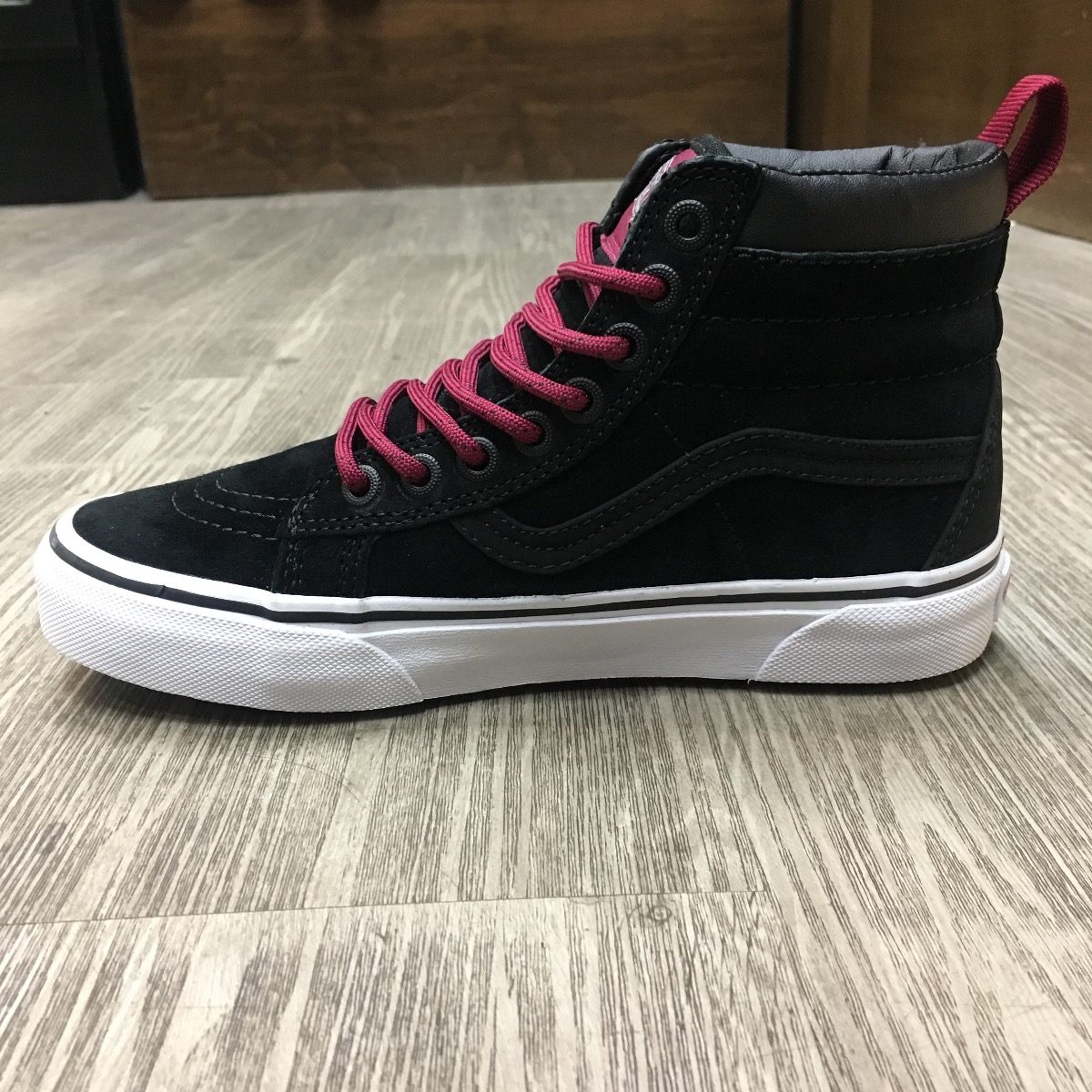 Bota Vans Sk8 Hi Mte Black Beet Red Look Trendy