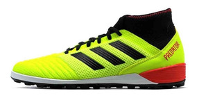 botas predator amarillas
