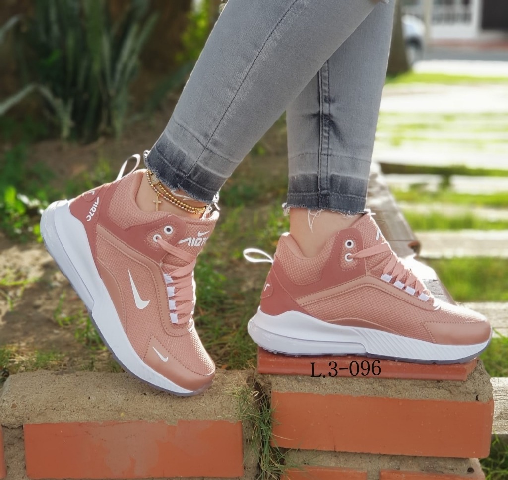 Botas Nike 720 Para Damas Moda 2019 - Bs. 500.000,00 en Mercado Libre