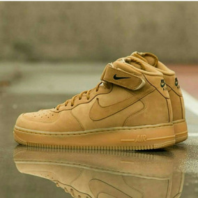 nike bota mostaza