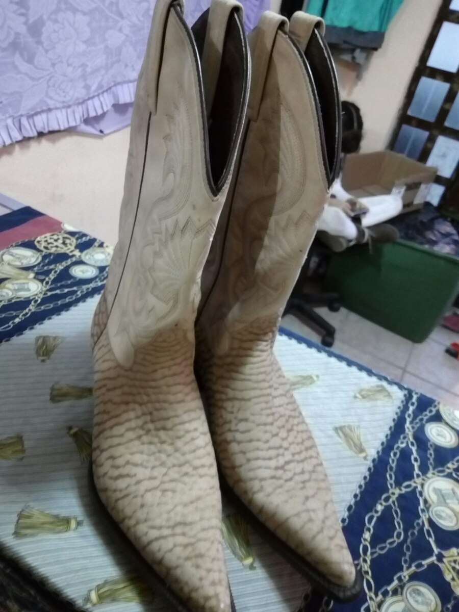 Botas Piel De Cuello De Toro Caborca - $ 950.00 en Mercado Botas Piel De Cuello De Toro Caborca - $ 950.00 en Mercado