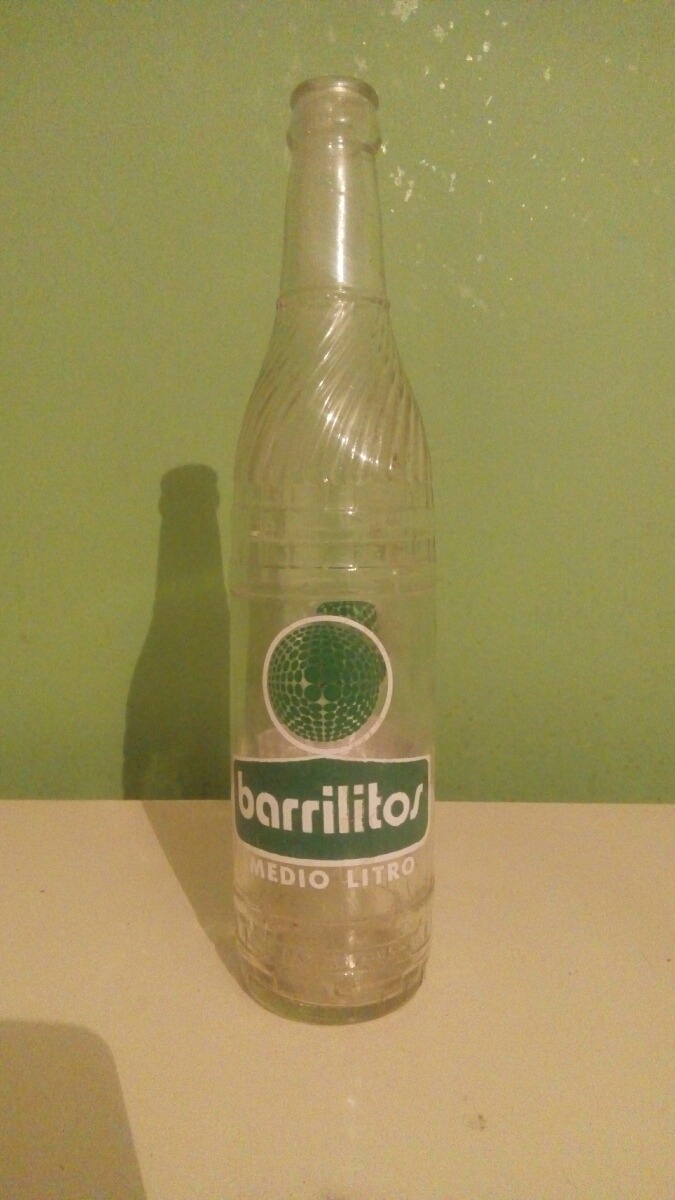 Botes De Medio Litro Botella Antigua Barrilitos Medio Litro Refresco Antiguo - $ 210.00 en