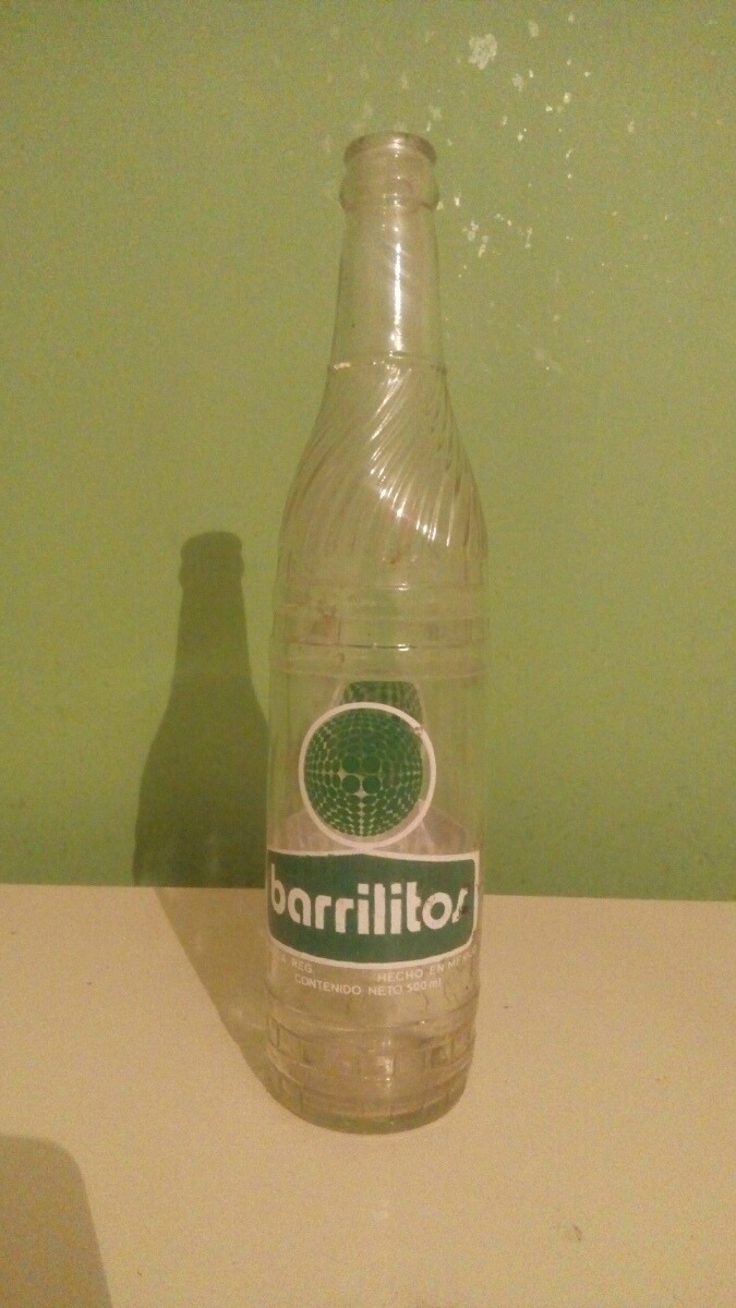 Botes De Medio Litro Botella Antigua Barrilitos Medio Litro Refresco Antiguo - $ 210.00 en