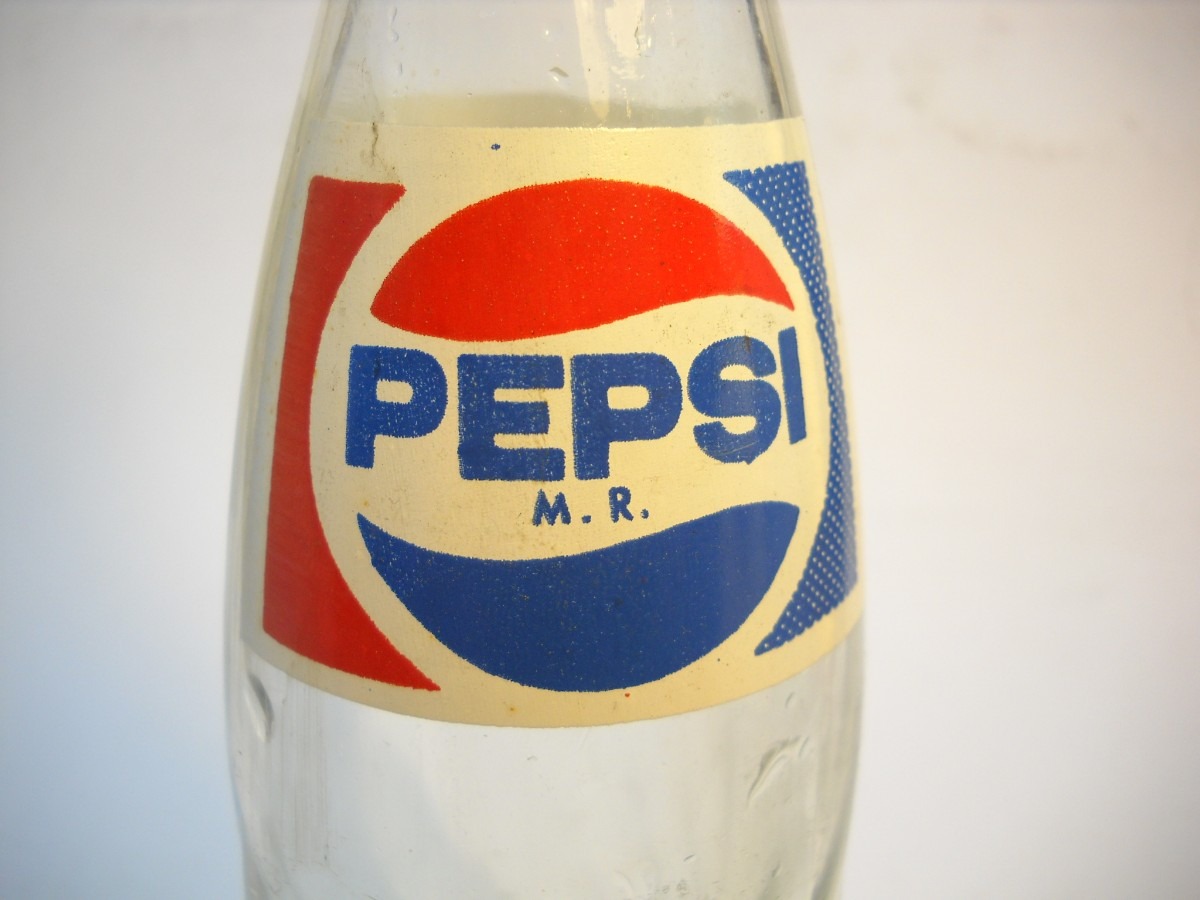 Resultado de imagen de botellas pepsi cola antiguas