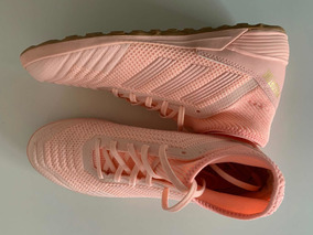 botines adidas color salmon