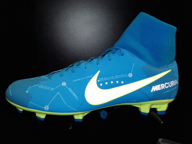 los botines de neymar