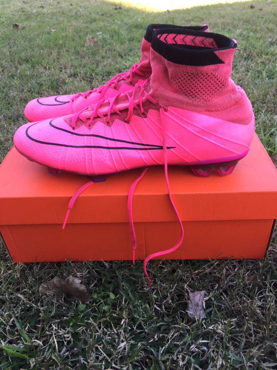 nike mercurial fucsia