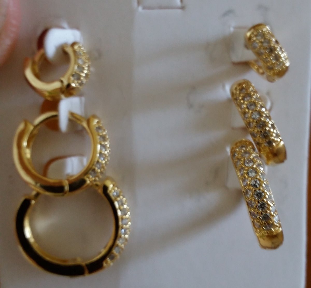 Conjunto De Argolas Para 2 Furos Brinco Argola Cravejada Trio 1º 2º 3º Furo Folheado Ouro 18 - R$ 120,00