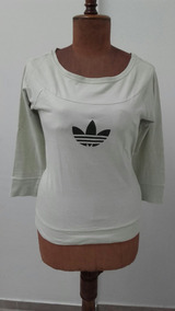 remera adidas con flores