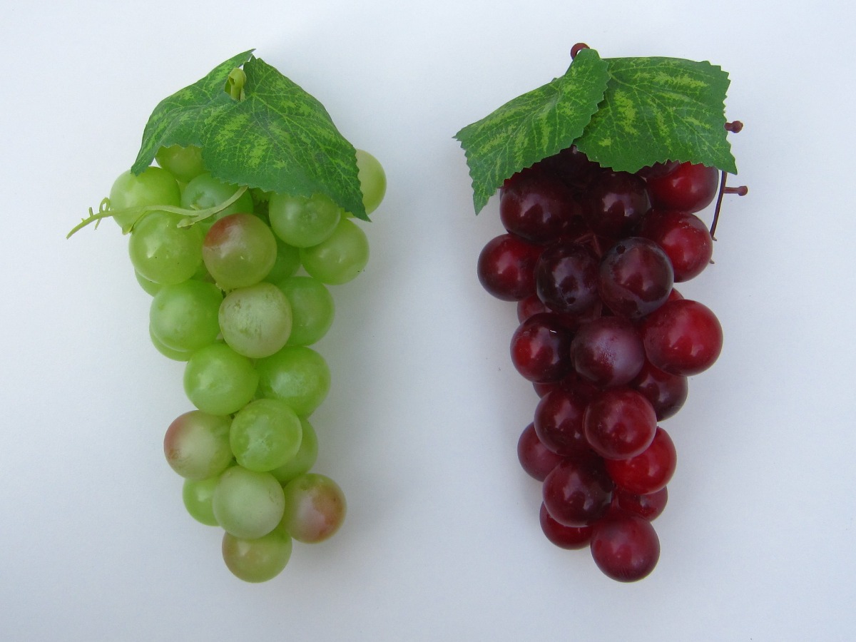 Cachos De Uva Em Ponto Cruz Cachos De Uva Tam. M Frutas Artificiais Silicone - 02 Cachos - R$ 34,50