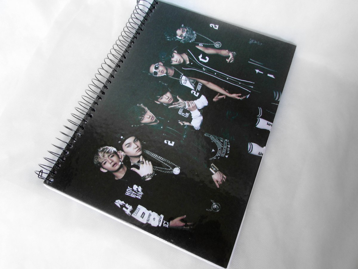 Caderno Bts (kpop) (10 Matérias) Com Adesivos - R$ 40,92 