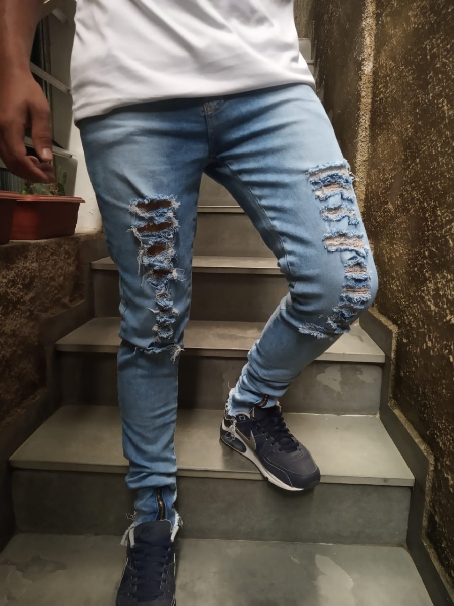 calça jeans rasgada para homem