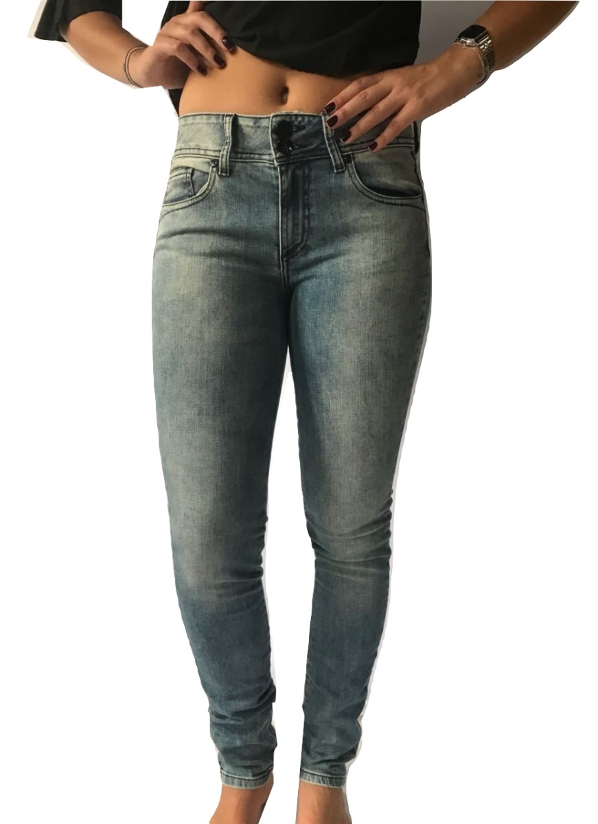 calça jeans justa feminina
