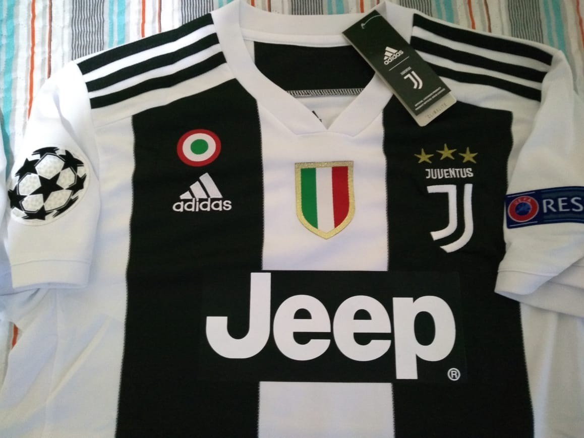 camisa juventus preta cr7