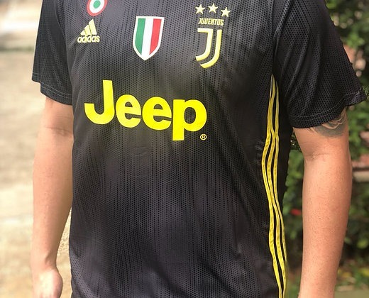 camisa juventus preta cr7