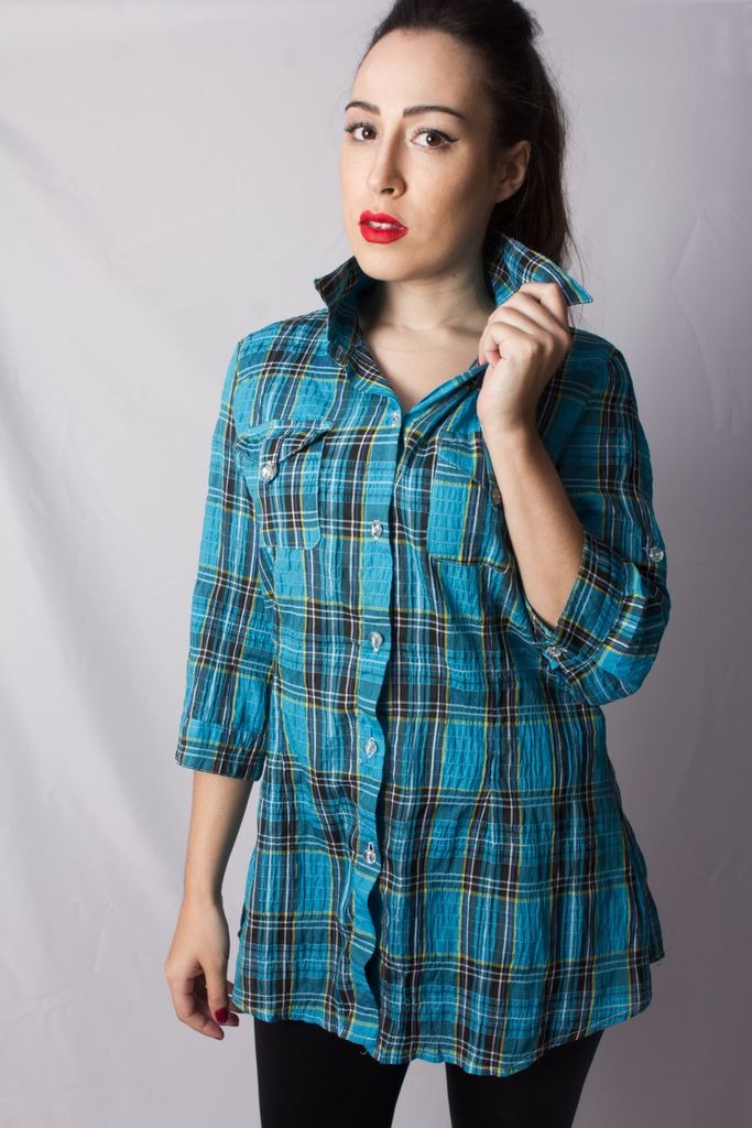 camisa xadrez azul e preta feminina