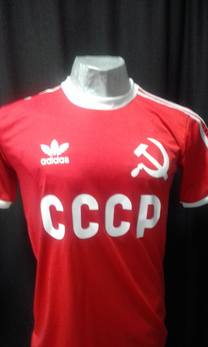 camiseta-cccp-retro-union-sovietica-roja-motivo-distinto-D_NQ_NP_621666-MLA26019303565_092017-F.jpg