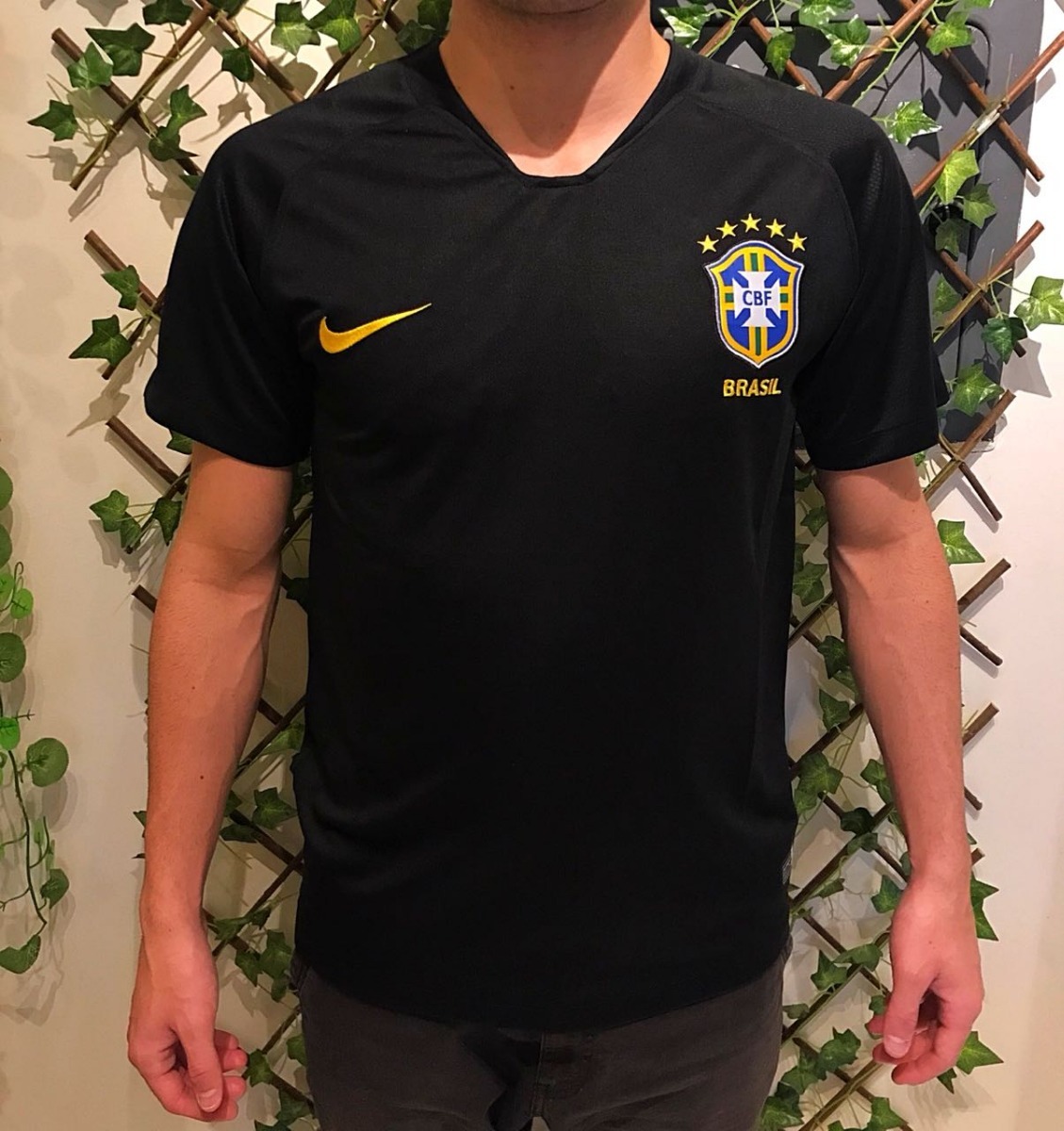 Macaco Com Camisa Do Brasil Camiseta Seleção Brasileira Goleiro Preta Copa America 2018 - R$ 149,99