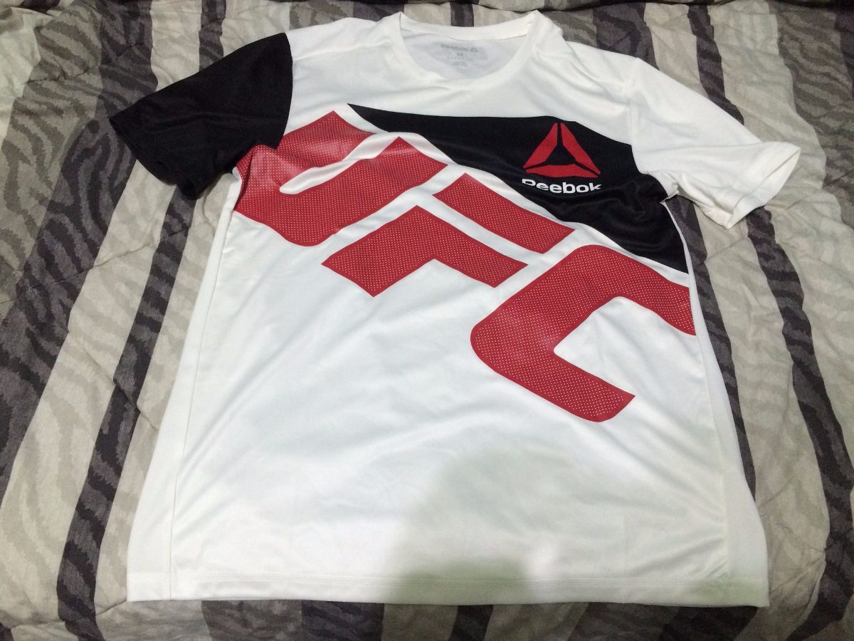 sudadera reebok ufc dorados