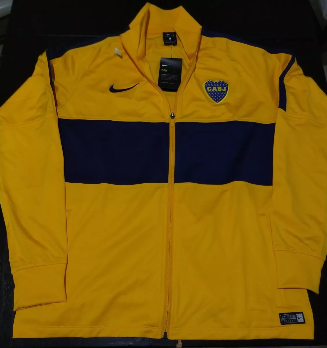 campera-salida-nike-boca-juniors-201920-amarilla-original-D_NQ_NP_897443-MLA32486875379_102019-F.webp