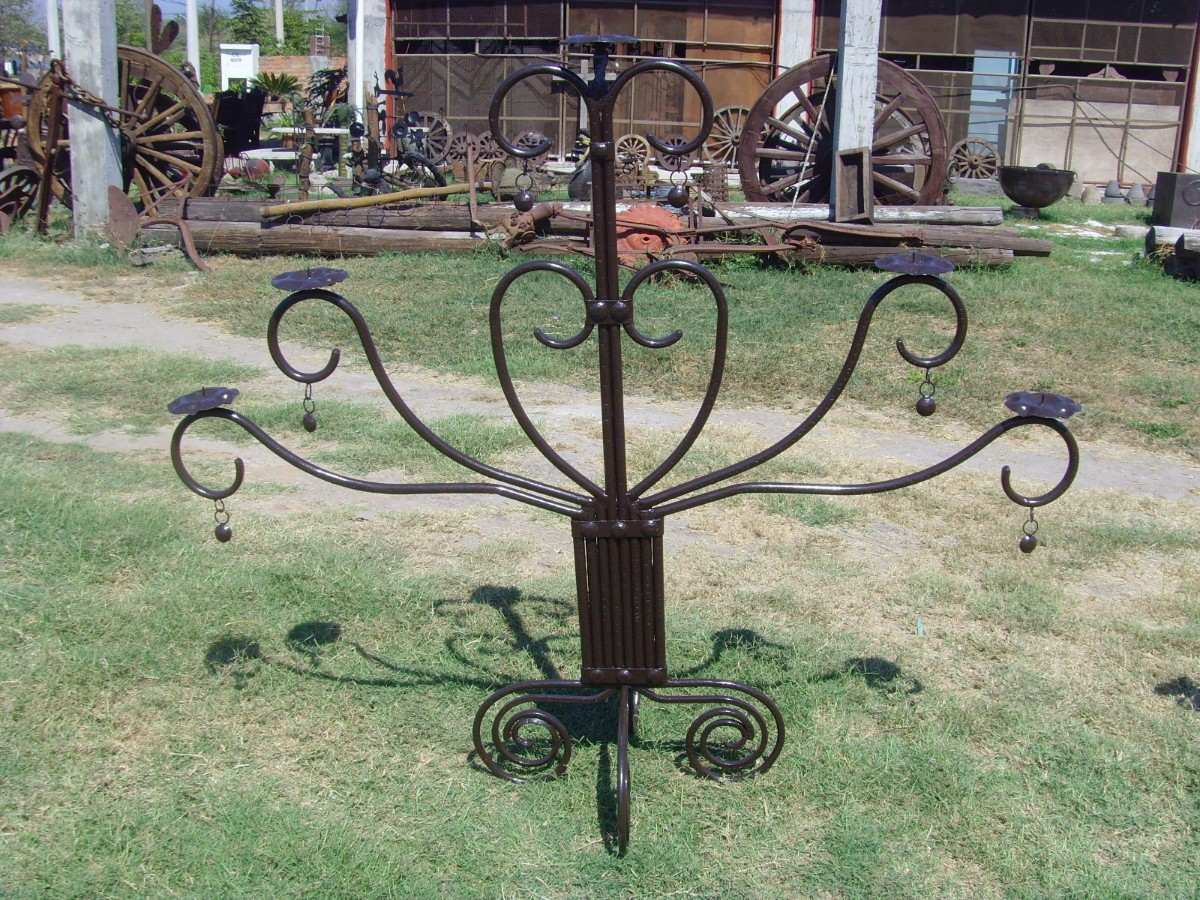 candelabro gigante candelabro gigante de hierro forjado estilo antiguo candelabro gigante candelabro gigante de hierro forjado estilo antiguo