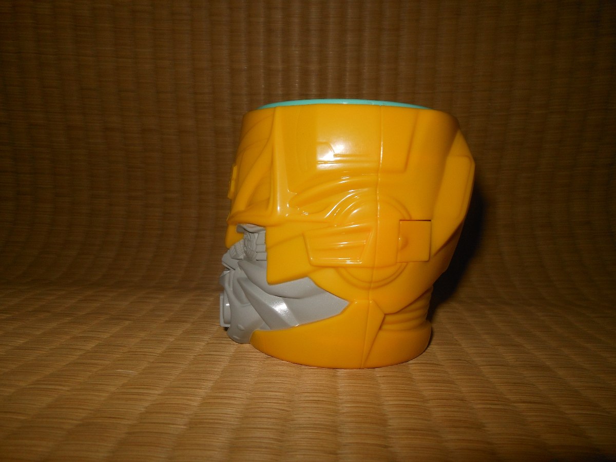 http2.mlstatic.com/caneca-bumblebee-transformers-a-era-da-extinco-copo-novo-D_NQ_NP_319725-MLB25492906604_042017-F.jpg