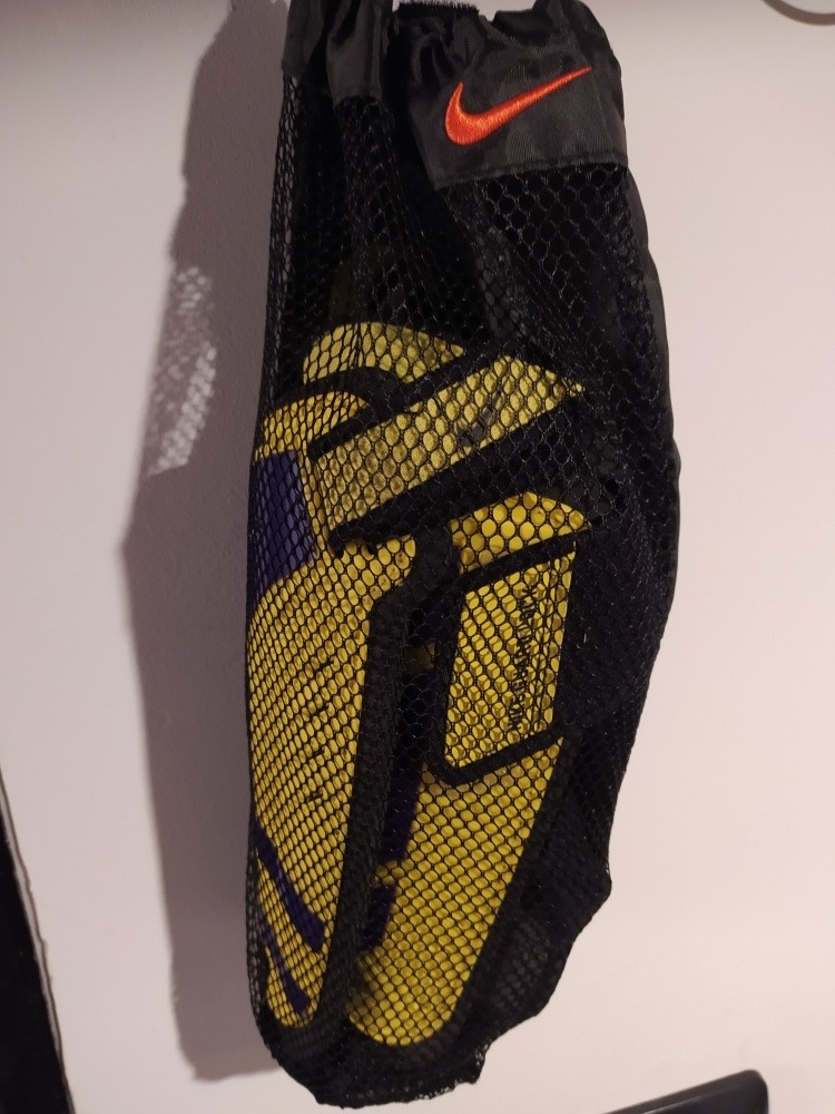Canilleras Nike Con Tobillera. 4 Usos. - $ 450,00 en Mercado Libre