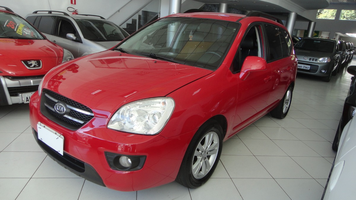 kia carens no mercado