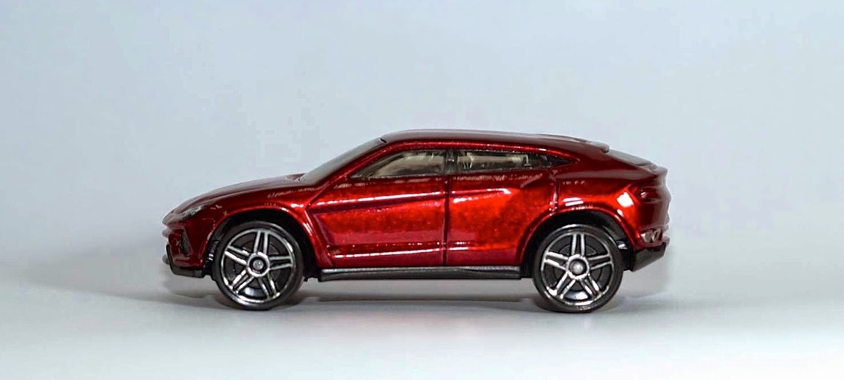 Lamborghini Urus Hot Wheels