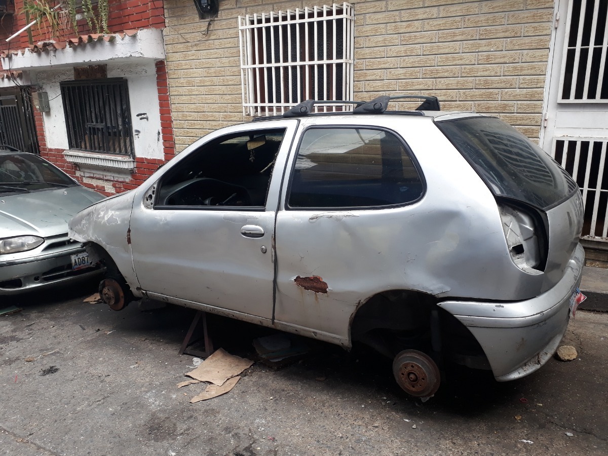 carro fiat palio 98 por partes mpi bs 50 000 00 partes de un carro