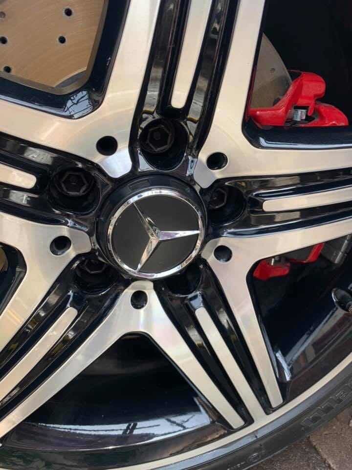 4 UNIDADES TAPAS LLANTAS PARA MERCEDES 75MM CARBONO NEGRO
