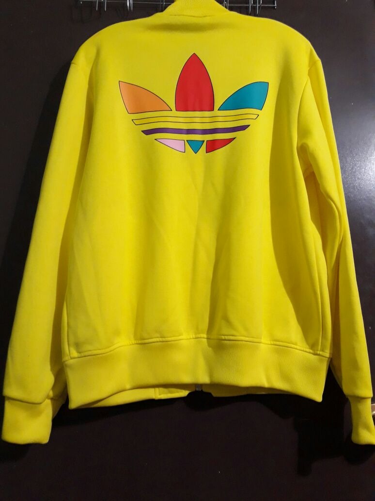 chamarra amarilla adidas